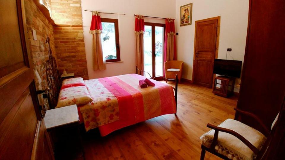 Casale Del Sole Bed & Breakfast Cepagatti Exterior photo